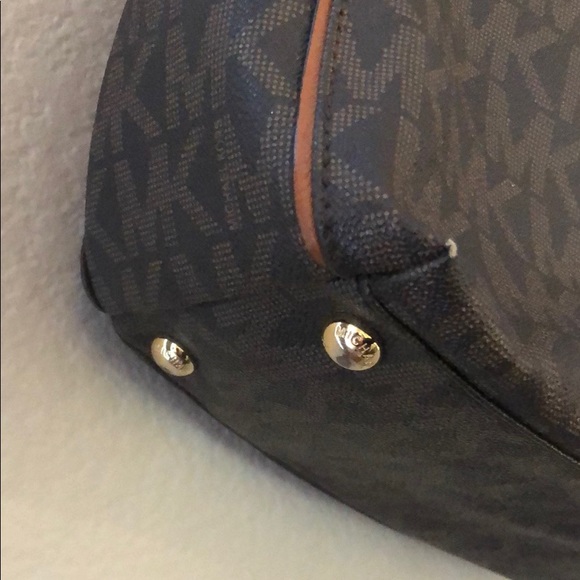 Michael Kors Signature Tote Bag With Chain Straps - Picture 4 of 8